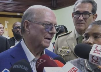 Hipólito Mejía critica la demanda de aumento salarial de la ADP