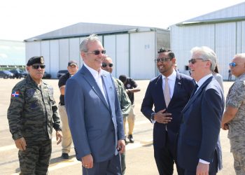Presidente Abinader encabeza ceremonia recibimiento dos nuevas helicópteros en la FARD