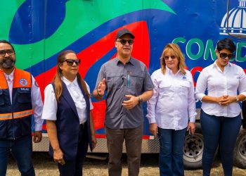 Ministro Igor Rodríguez visita Cotuí y Villa Montellano con más ayudas para familias afectadas por las lluvias