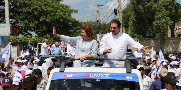Vicepresidenta encabeza multitudinaria caravana en Tamboril y Licey al Medio en apoyo a candidatos PRM