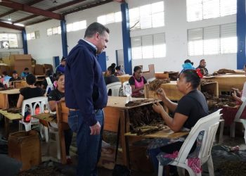 Director general de Proindustria recorre parques zonas francas del Cibao