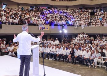 Abinader asegura que en los próximos 4 años habrá más transparencia, más empleo, más salud, más seguridad, más obras y una República Dominicana en el camino derecho hacia el desarrollo