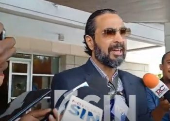 Empresario se querella contra DM y Jean Alain; exige US$580 MM