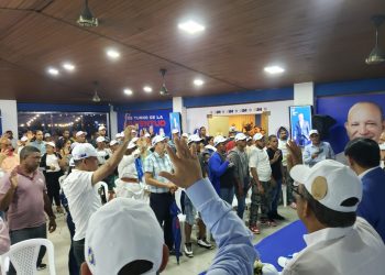 Juramentan Movimiento Renovación Democrática en apoyo a Daniel Rivera y Luis Abinader