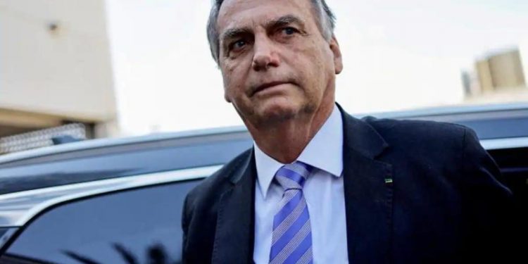 Hospitalizan a Bolsonaro por un cuadro de la afección cutánea erisipela