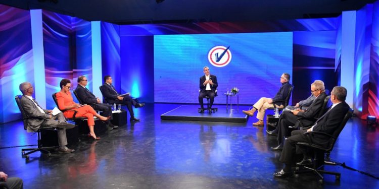 Abinader descarta seguir en el poder después del 2028