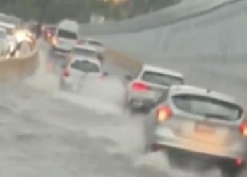 Aguaceros vuelven a inundar y taponar la capital