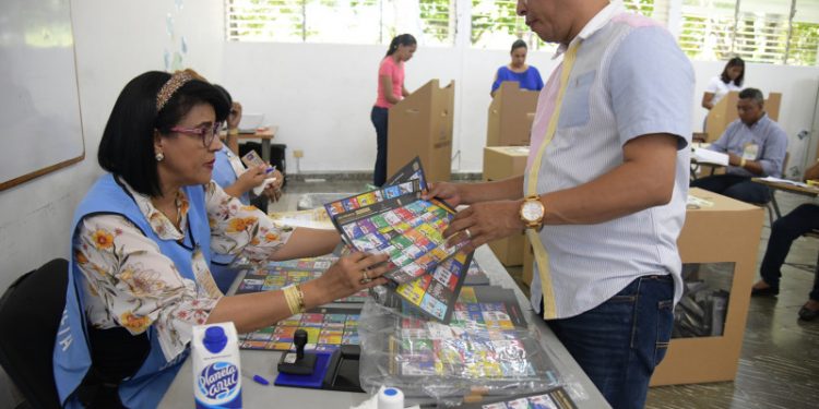 Expertos vaticinan la desaparición de los partidos PRD, PLD y PRSC