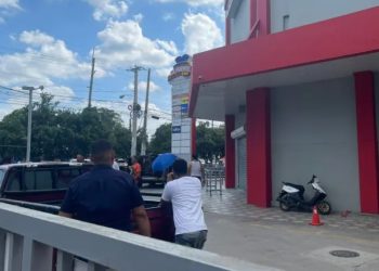 Dos hombres armados asaltaron sucursal Banreservas en Santiago