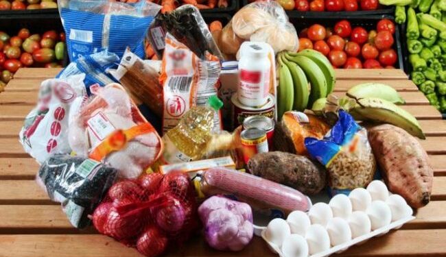 Ciudadanos mantienen esperanza en Abinader para que mejore el precio de la canasta familiar y el costo de la vida