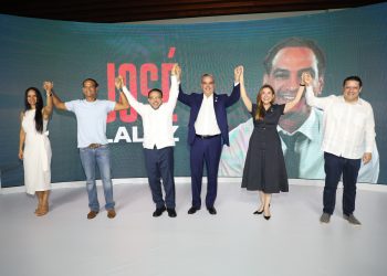 Abinader recibe respaldo del comunicador y político José Laluz