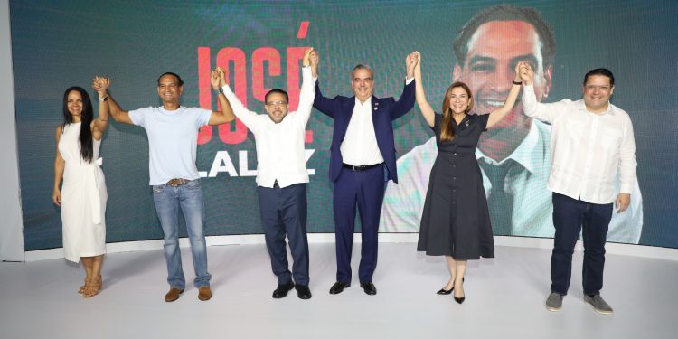 Abinader recibe respaldo del comunicador y político José Laluz