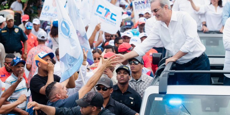 Luis Abinader dice que ha atendido y apoyado al sector motoconchistas desde su llegada al gobierno