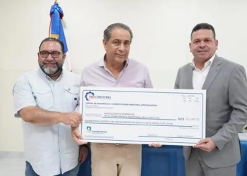 Proindustria realiza entrega de fondos para remozamiento subestación de bomberos de Zona Franca de La Vega