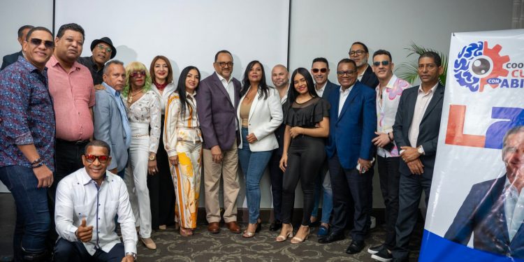 Merengueros típicos se unen por la reelección de Luis Abinader