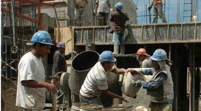 Aumentan 20% salario mínimo sector construcción dominicano