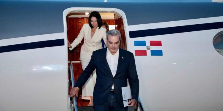 Abinader llega a Washington; será reconocido este miércoles