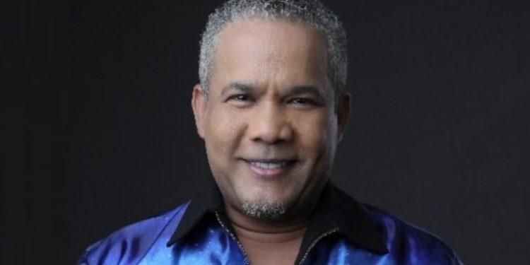 Héctor Acosta revela padece de cáncer