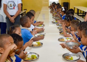 Informe destaca contribución de la alimentación escolar para evitar ausencia en aulas