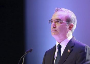 Abinader se reunirá este lunes con el papa Francisco