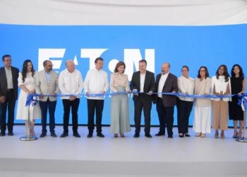 Raquel Peña asiste a la inauguración de planta de ensamblaje