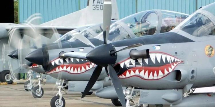 Qué tipos de aviones vigilan la frontera y cómo están preparadas las tropas terrestres