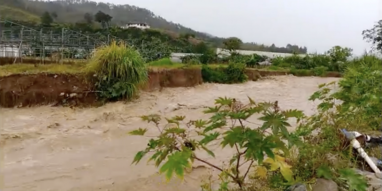 Lluvias desbordan ríos en la región Norte
