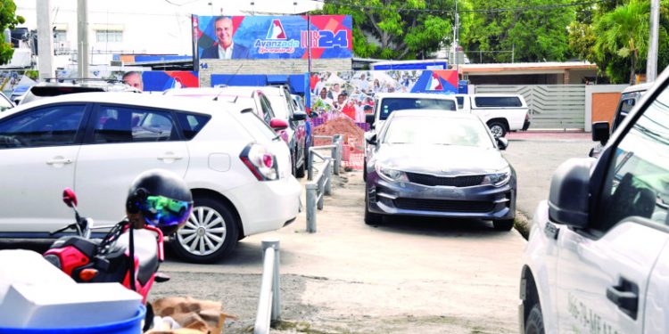 ADN advierte no permitirá a dealers y talleres uso indebido de calles y aceras