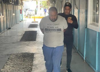 Conocerán medida de coerción a hombre vinculado a la muerte de su madre de 64 años en Santiago