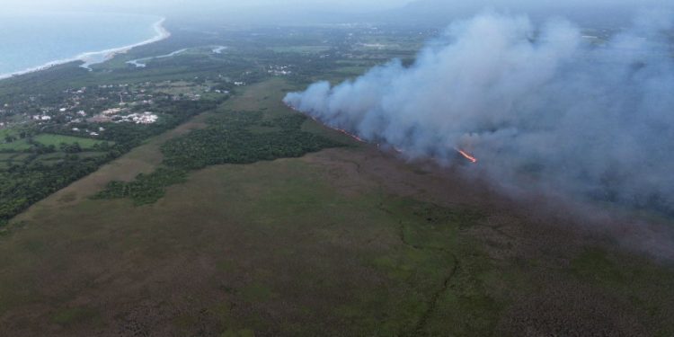 Se registran incendios en lagunas Cabarete y Goleta