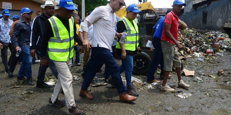 Alcalde Ulises Rodríguez inicia rescate Santiago