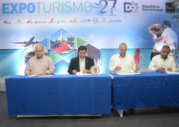 En Expoturismo firman acuerdo por la Gastronomía de Santiago