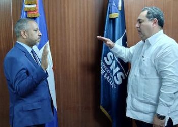 Juramentan nuevo director Cabral y Báez