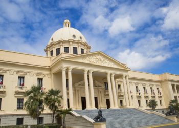 Presidente Abinader emite Decreto 337-24, que crea Comisión Meta RD 2036