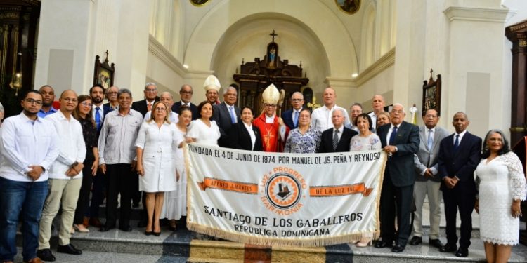 Ateneo Amantes de la Luz celebra misa por 150 aniversario