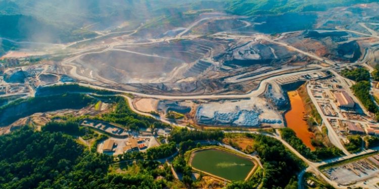 Energía y Minas resalta trabajos de empresa minera en Pueblo Grande Cotuí