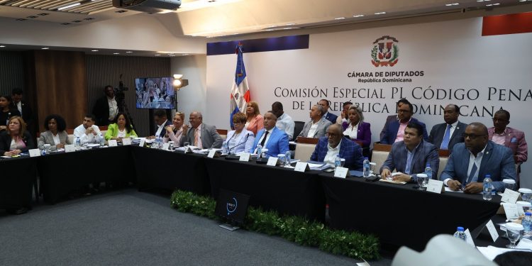 Vistas públicas Código Penal entre provida y proabortos