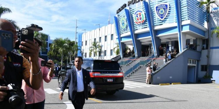 Abinader decreta lineamientos generales para proceso de reforma policial