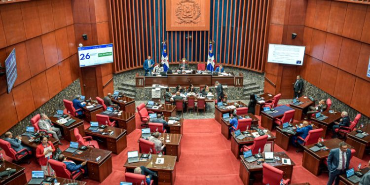 Comisión especial del Senado recomienda voto favorable al Código Penal, al que le hizo solo un cambio