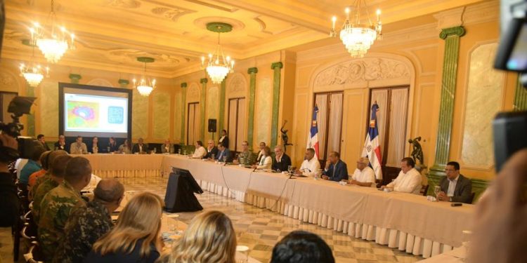 El país en alerta por cercanía del gran ciclón Beryl