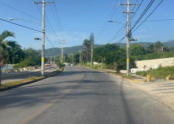 Defensa Civil comienza evacuaciones preventivas en Barahona por amenaza de huracán Beryl