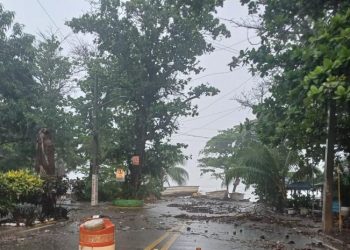 Baní fue azotada por lluvias y vientos del huracán Beryl