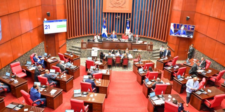 Senado aprueba Código Penal, sin causales, tipificando el feminicidio, genocidio y con acumulación de penas