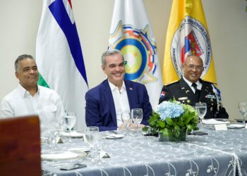 Abinader califica de “imparable” el proceso de transformación de la Policía Nacional