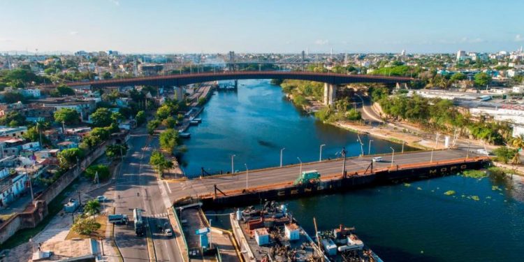 Obras Públicas cerrará Puente Flotante este domingo por una hora