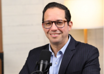 Abinader designa a Sigmund Freund como nuevo ministro de Administración Pública