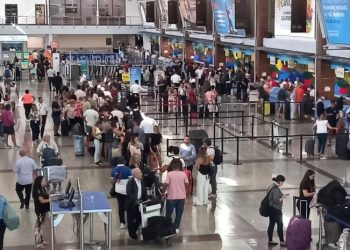 Al menos cinco vuelos tuvieron retrasos en Aeropuerto Las Américas por fallo informático
