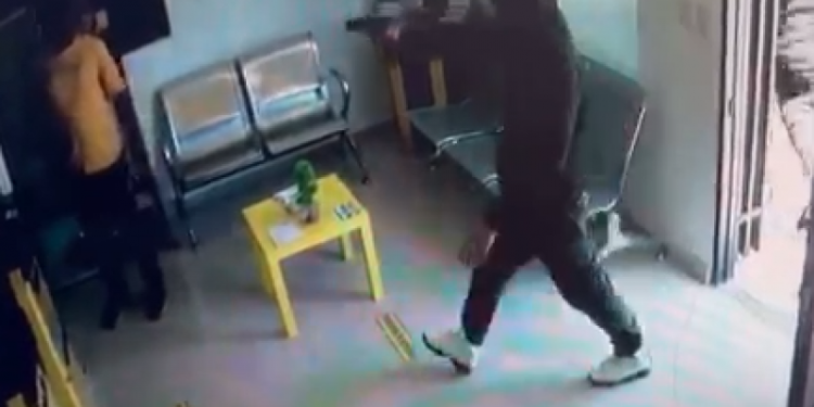 Antisociales asaltan sucursal de Vimenca en Valverde