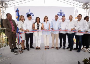 Raquel Peña inaugura obras en Monseñor Nouel y Espaillat para mejorar vías y servicio eléctrico