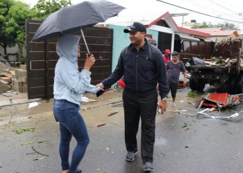 Alcalde de Salcedo lidera rápida recuperación tras devastador tornado en tiempo récord